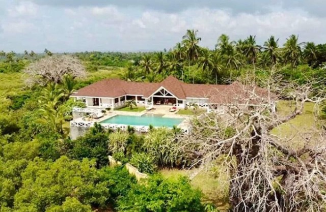 Shani House -Diani beach front private luxury villa, fully staffed.