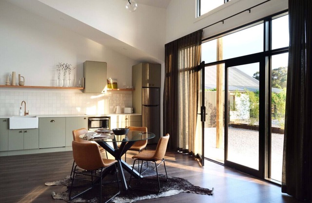 Shawwood Bottling Room - Luxury Mudgee Farm Accommodation, Newly built with space, spectacular views, sensational sunsets, close to town and wineries