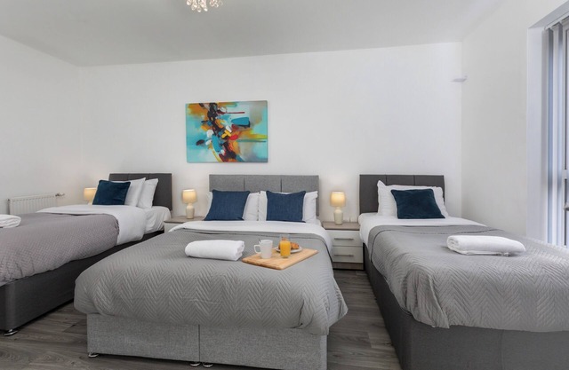 Sheffield Serenity House with 5 Bedrooms