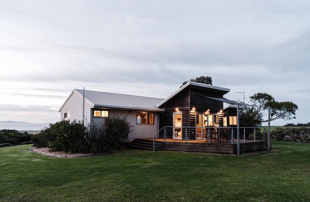 Shellback: Panoramic Ocean Views. Fast internet. Views of Wilsons Prom.