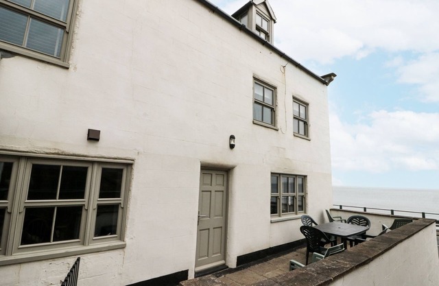 SHELSTONE, family friendly, country holiday cottage in Whitby