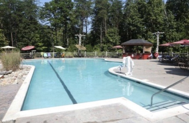 Shenandoah Crossing Resort - 2 Bedroom Fully Furnished Cabin