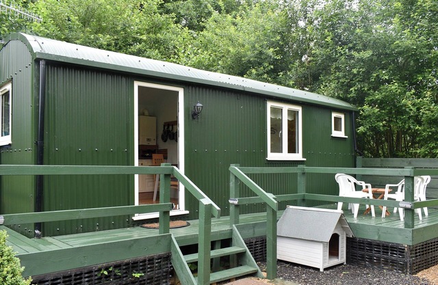 Shepherds Hut 3 at Laddingford - UK32532