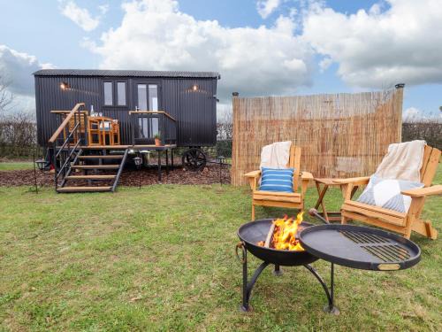 Shepherds Hut - Oak
