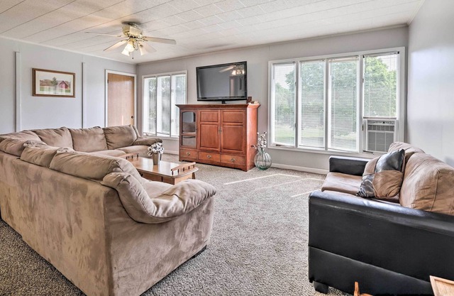 Shickshinny Apt w/ Yard ~ 9 Mi to State Park!