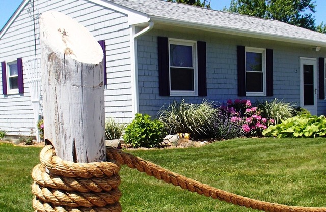 Shore Beats Work! Charming Cottage in Scarborough Beach Area with Central A/C!