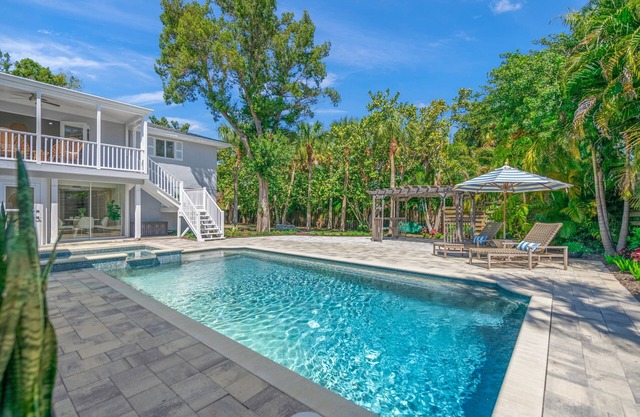 Shore Thing | Luxe Pool Oasis, Hot Tub, Siesta Key Beach