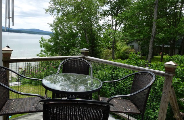 Shorefront, spacious,fireplace,beach BEAUTIFUL Views of MDI and Acadia
