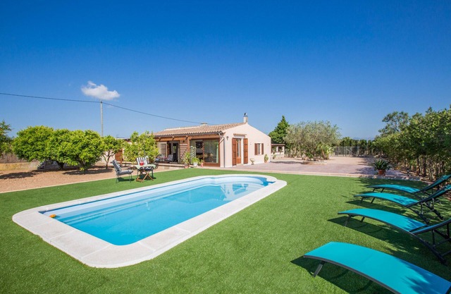 SHOSTALET - Beautiful country house with private pool in a rural environment. Free WiFi