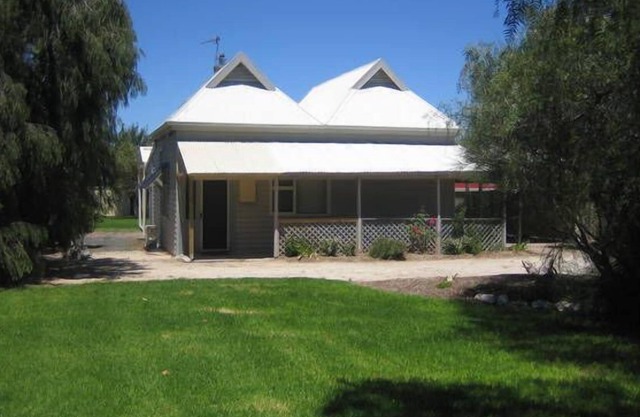 Showgrounds Farmhouse B & B Naracoorte