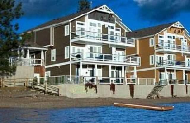SHUSWAP LAKE BEACH FRONT /PRIVATE DOCK n50% OFF $199 NIGHT REG $398
