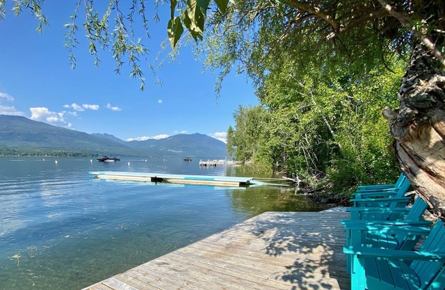 Shuswap Semi-lakefront Sleeps 15 3 Private Units in Listing Dock Buoy