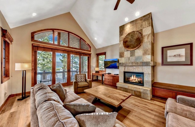 Sierra Shores Four - Lakefront Vistas