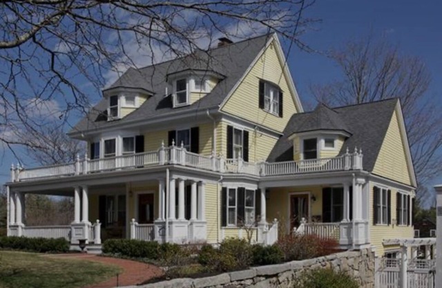 Signature Luxury Hingham Victorian - salt water pool & spa - family friendly