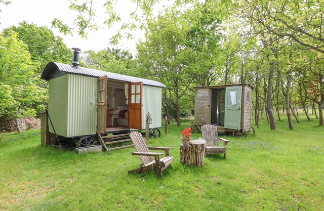 SIKA, romantic, with open fire in Warmwell