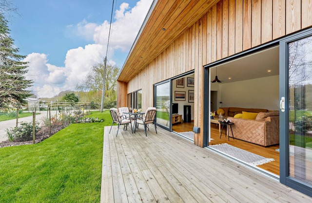 Silver Birch - Two Bedroom House, Sleeps 4