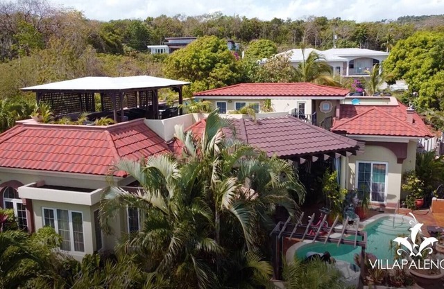 SILVER SAND ESTATE 5br 5.5ba Villa/.1 mi walk to Beach/PRIVATE CHEF & POOL