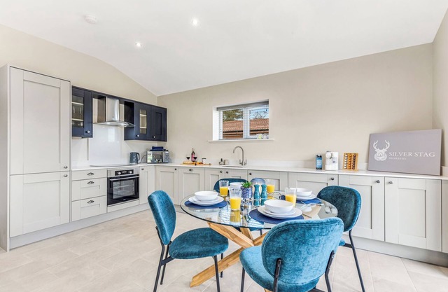Silver Stag Properties, 2 BR Limestone Lodge