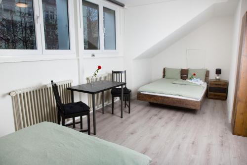 Simpel Rooms Vintage Rustica 80m bis zur Olma