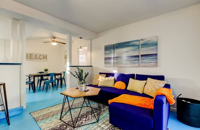 Simple Modern Gem-Steps to the Beach-Pet Friendly
