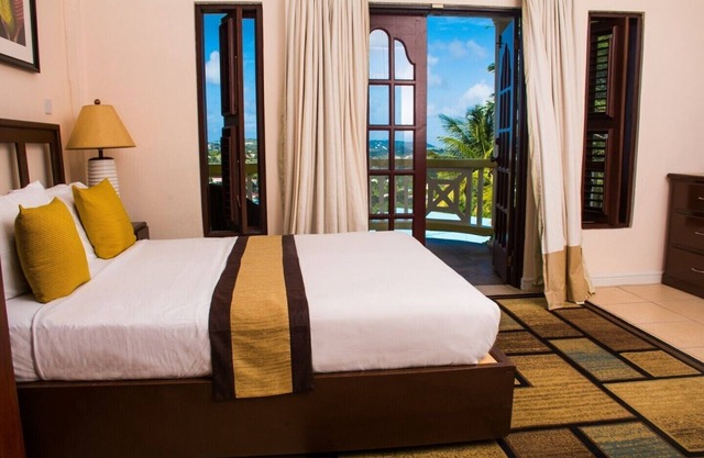 Simply Heavenly! Large Self Catered Apartments With Huge Pool - Apartment With Sea View