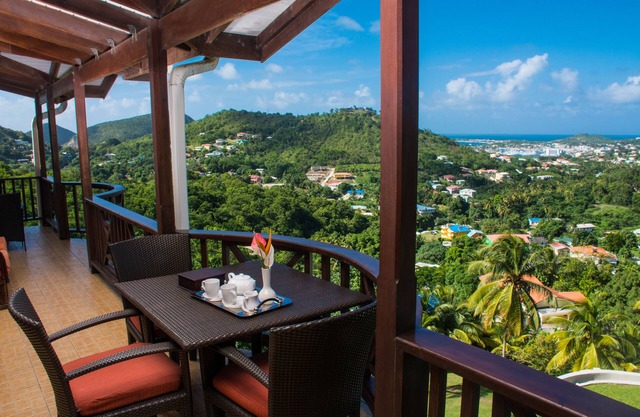Simply Heavenly! Large Self Catered Two Bedroom PENTHOUSE With Huge Pool