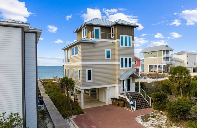 Singing Waves | Gulf-Front Retreat w/Fire Pit and Sunset Views + Shared Pool