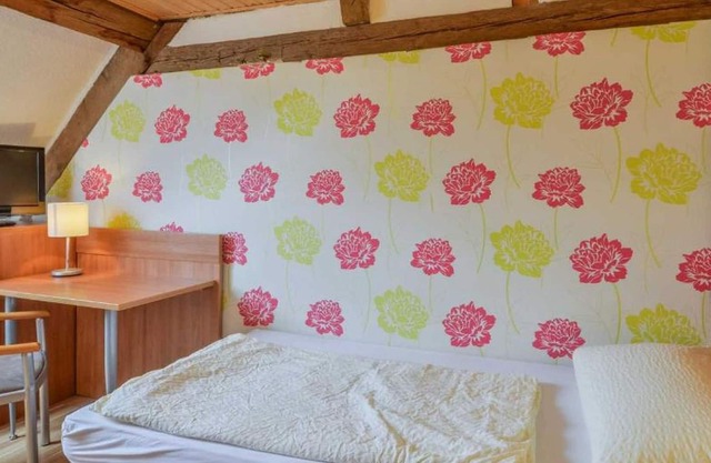 Single room with shower or bath and toilet