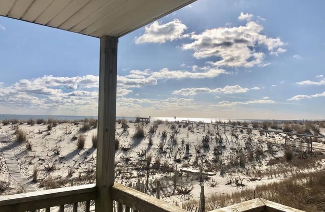 Single family. Oceanfront. Beach Badges. Beach equipment. View. WIFI. Ocean.