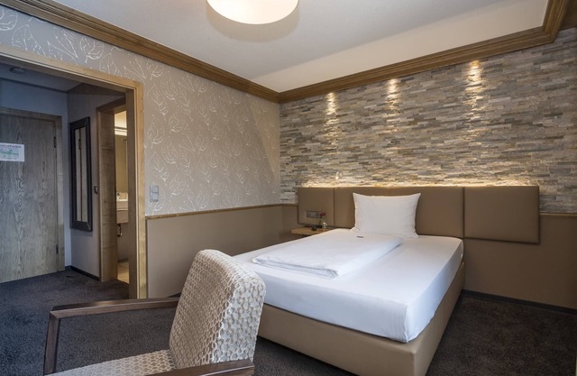 Single room comfort with shower and WC