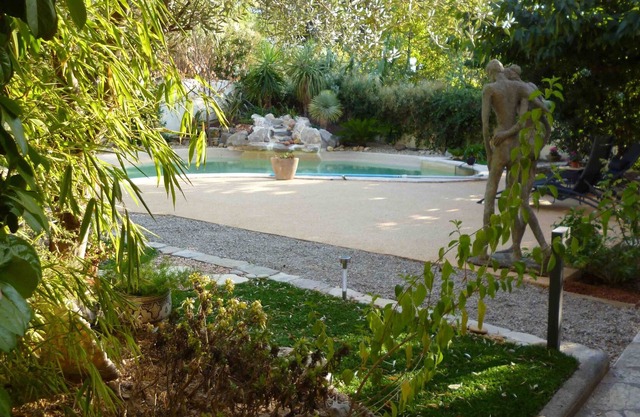 single storey villa in Montpellier with garden and landscaped pool, 4 people