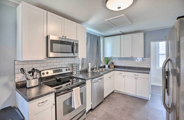 Sioux Falls Abode w/Fire Pit - 1 Mi to Dtwn!
