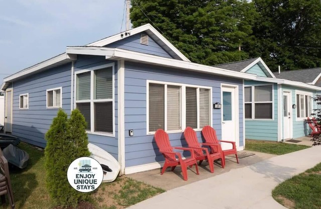 Sister Lake Cottages - Unit 3