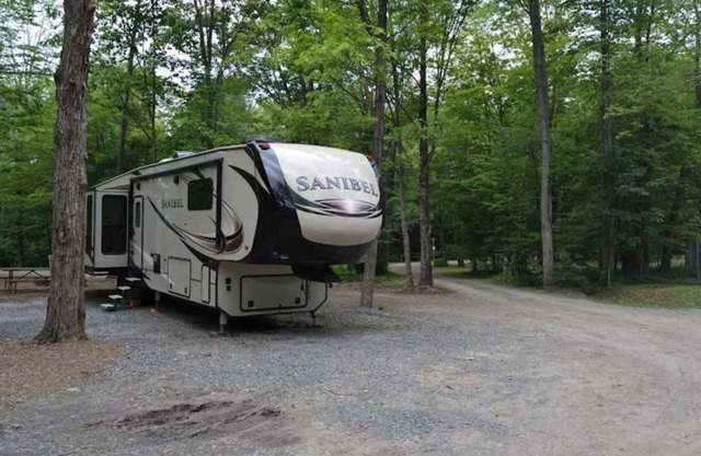Site U Full Hookup up to 43ft