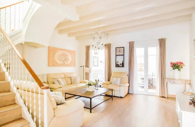 Sitges Spaces Beach House- 4 Bedroom/3 bathroom/Jacuzzi- Sleeps up to 9