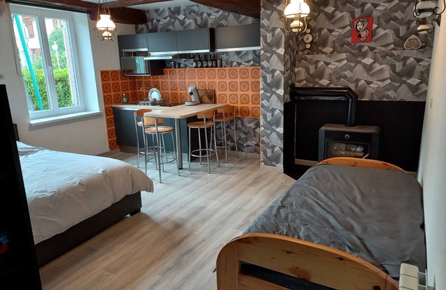 Situé à Champenay le Gite de La Falle Vous Propose un Studio Tout Équipé