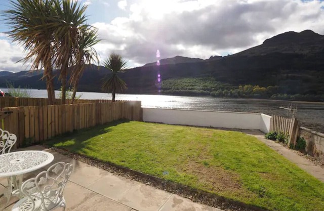 Situated in Lomond Park on the shore of Loch Long with amazing views