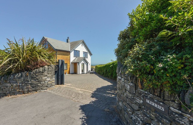 SKERRIES, family friendly, country holiday cottage in Strete