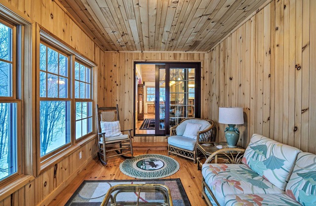 Ski & Golf: Northern Retreat w/Game Room!