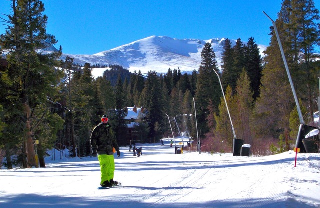 Ski In/Out, Outside Frnt Door- No Halls! Private Deck, New Kitchen