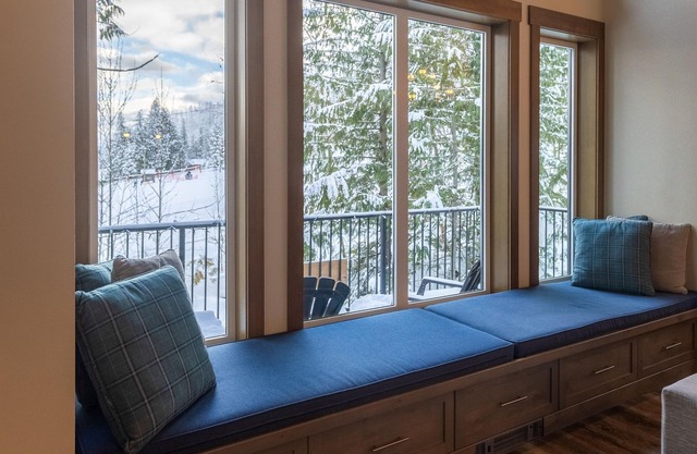 Ski In & Out Right from your Private Hot Tub