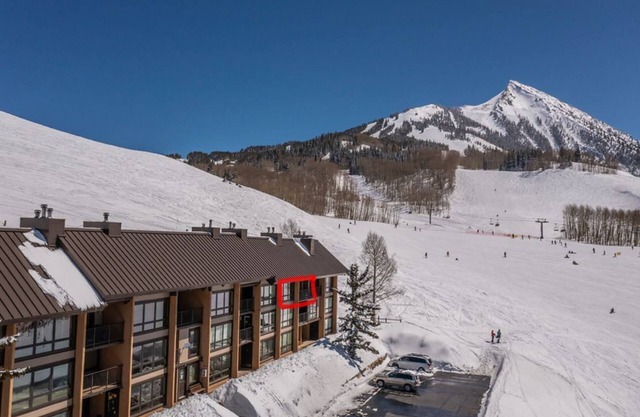 Ski In/Out with AMAZING VIEWS!