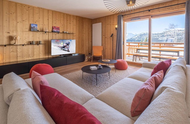 Ski-In/Ski-Out Apartment with Pool, Sauna, and Mountain View