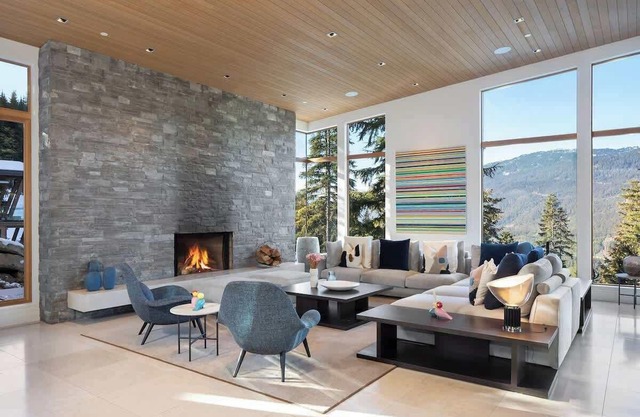 Ski-in ski-out chalet w/hot tub & views
