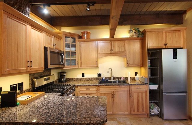 Ski-In/Ski-Out Condo with Hot Tub & Stunning Views (HNC0628)