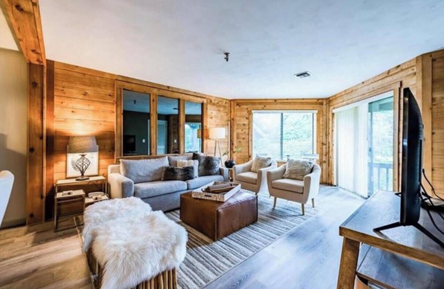 Ski in/Ski out Modern Chic Condominium