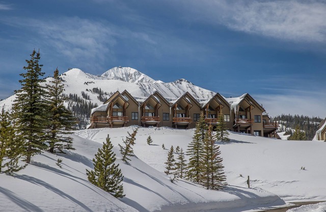 Ski-in/Ski-out w/Private Hot Tub & Pet Friendly in Moonlight - Saddle Ridge - Mountain Vista Chalet