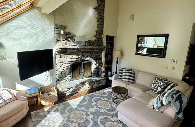 Ski & Mountain Getaway-Minutes to Okemo, Killington, Long Trail, and many lakes!
