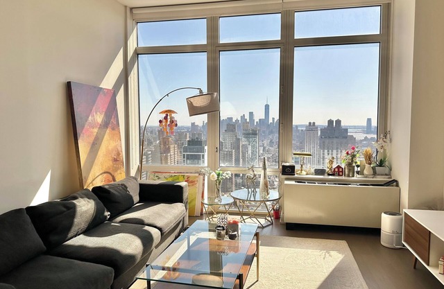 Sky-High Midtown One-Bedroom, Panoramic City Views