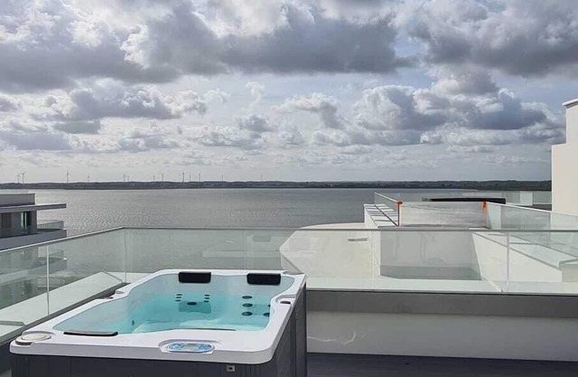 SKY & SEA Rogowo PEARL apartment with roof terrace and jacuzzi